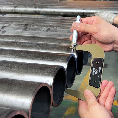 درجه ۴۱۳۰ لوله فولادی آلیاژ کرومولی با کشش بالا برای حفاری نفت و لوله های لوله کشی با ساخت بی درهم